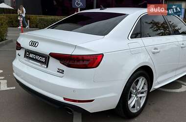Седан Audi A4 2015 в 