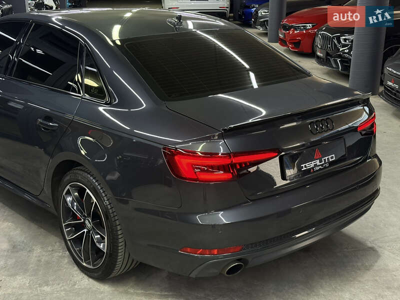 Седан Audi A4 2015 в Одесі