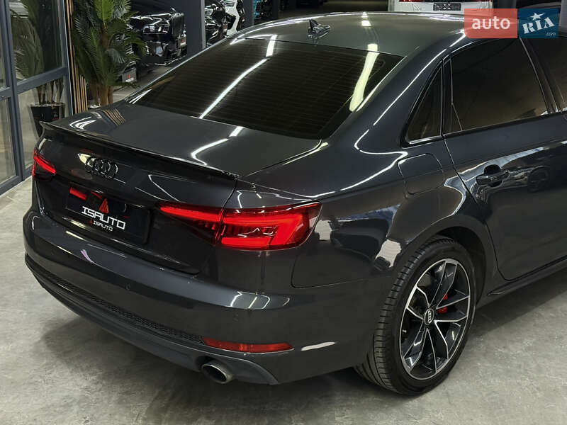Седан Audi A4 2015 в Одесі