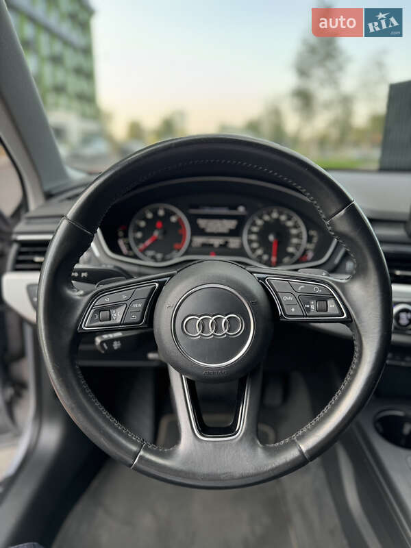 Седан Audi A4 2016 в Киеве