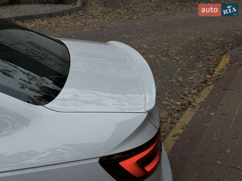 Седан Audi A4 2017 в Києві