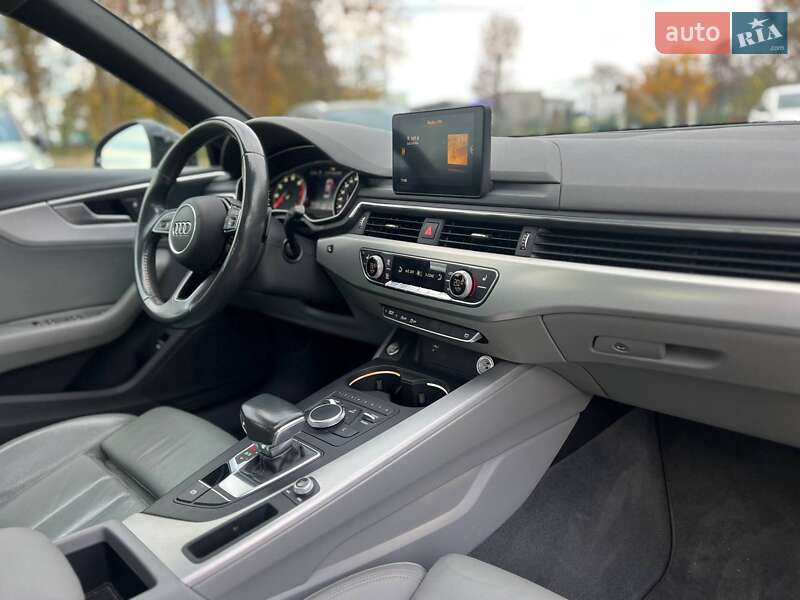 Седан Audi A4 2018 в Стрию