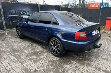 Седан Audi A4 1998 в 