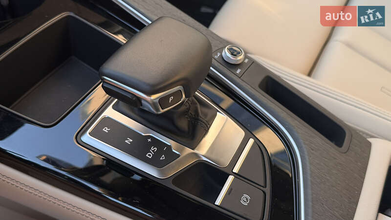 Седан Audi A4 2023 в Києві