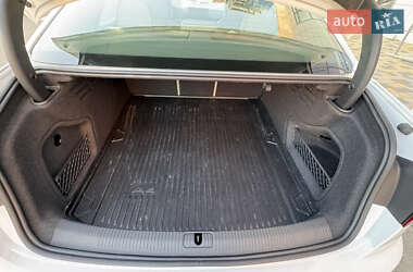 Седан Audi A4 2023 в 