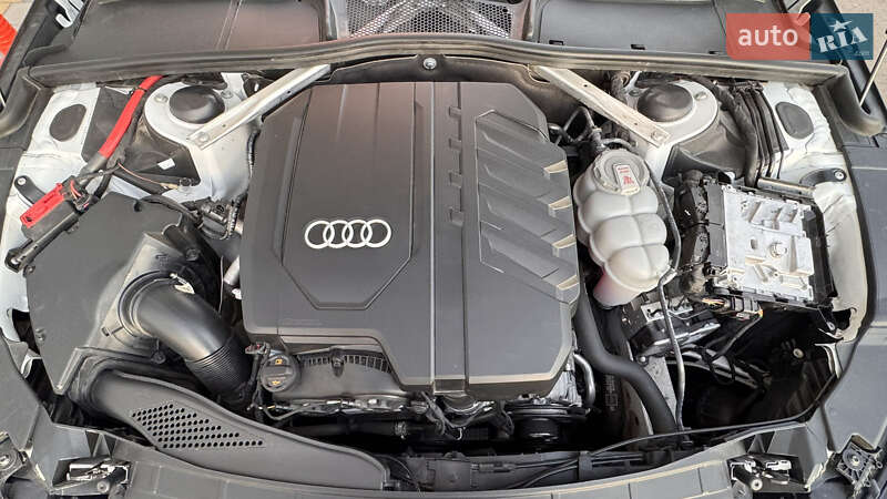 Седан Audi A4 2023 в Києві