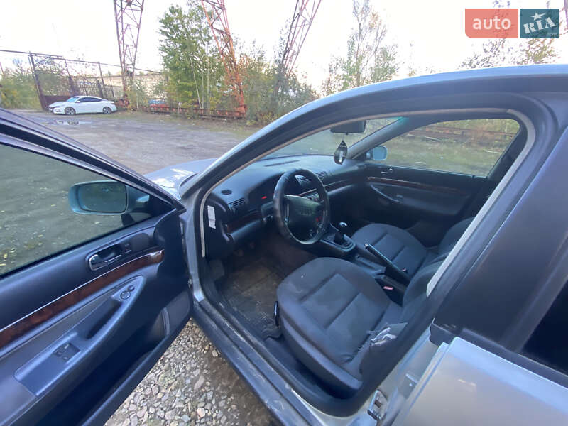 Седан Audi A4 1997 в Ромнах фото 3 Седан Audi A4 1997 в Ромнах