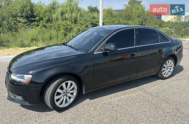 Седан Audi A4 2012 в 