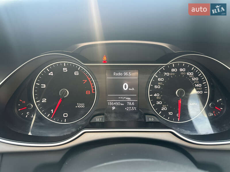 Седан Audi A4 2012 в Чернівцях