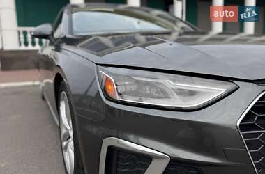 Седан Audi A4 2020 в 