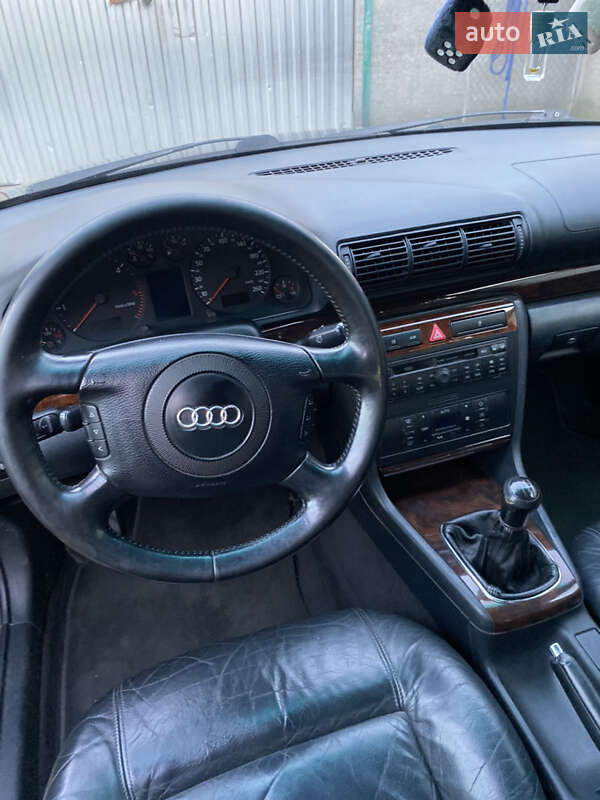 Универсал Audi A4 2000 в Турийске