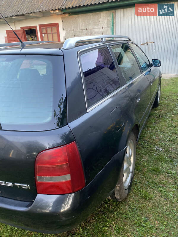 Универсал Audi A4 2000 в Турийске