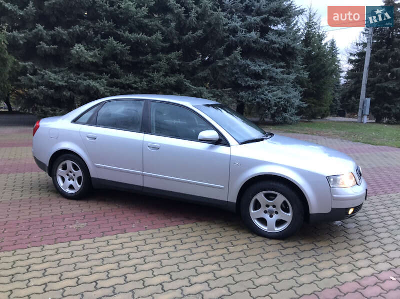 Седан Audi A4 2002 в Корсуне-Шевченковском