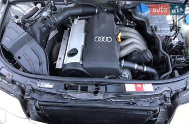 Седан Audi A4 2002 в 