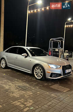 Седан Audi A4 2018 в 