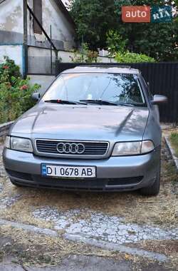Седан Audi A4 1997 в 