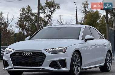 Седан Audi A4 2020 в 