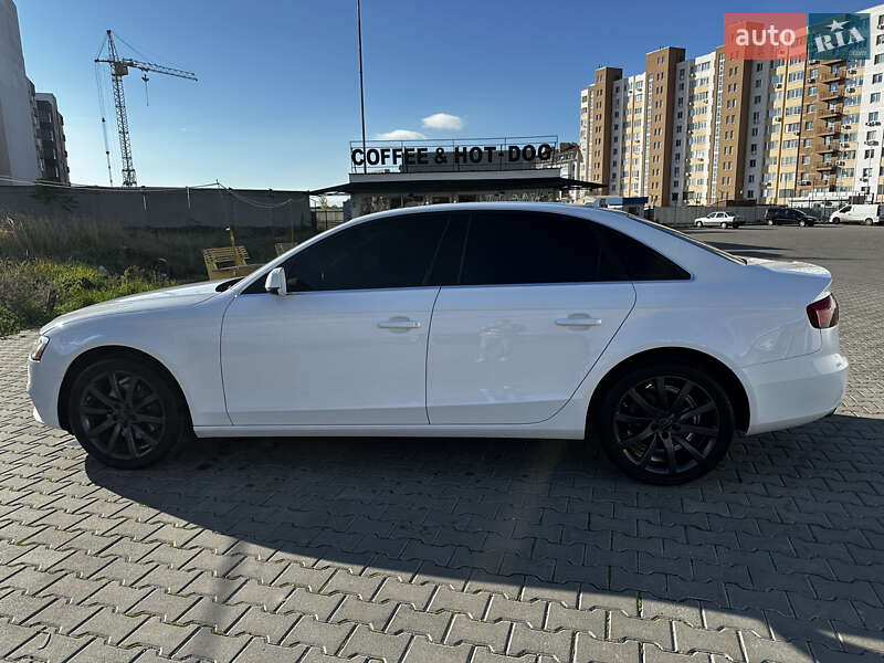 Седан Audi A4 2012 в Одесі