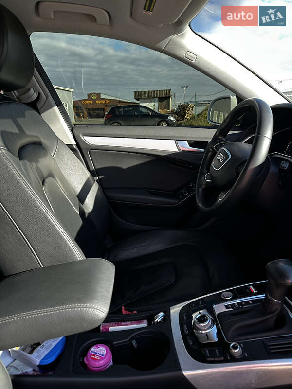 Седан Audi A4 2012 в Одесі