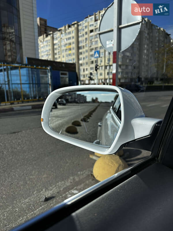 Седан Audi A4 2012 в Одесі