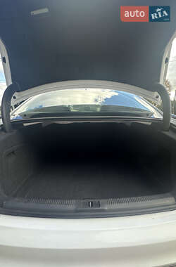 Седан Audi A4 2013 в  фото 7 Седан Audi A4 2013 в