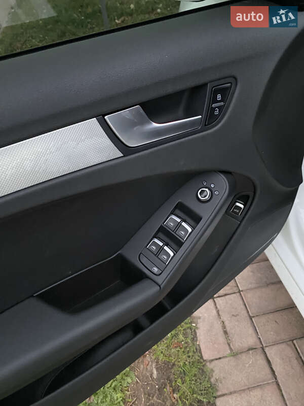 Седан Audi A4 2013 в Кропивницькому