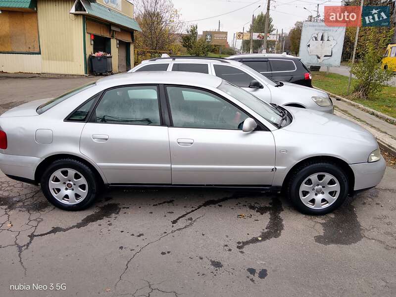 Седан Audi A4 2000 в Слов'янську