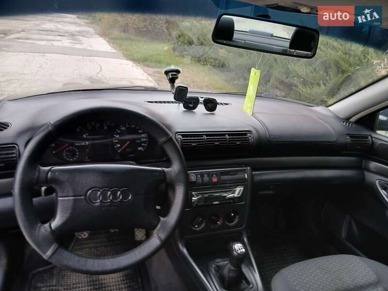 Седан Audi A4 1996 в Хотине фото 9 Седан Audi A4 1996 в Хотине