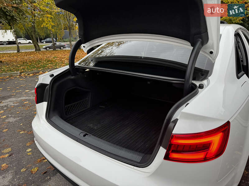 Седан Audi A4 2016 в Белой Церкви