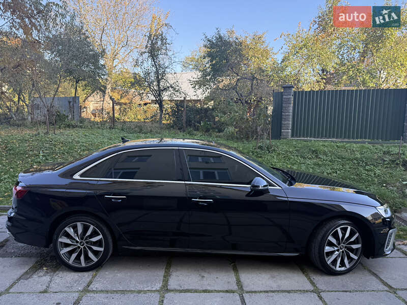 Седан Audi A4 2021 в Львове