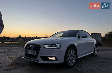 Седан Audi A4 2015 в 