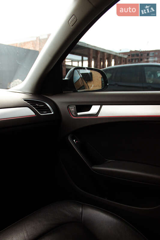 Седан Audi A4 2013 в Луцке