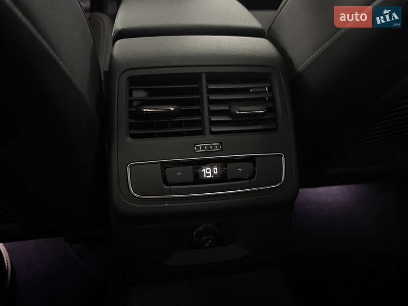 Седан Audi A4 2024 в Полтаві