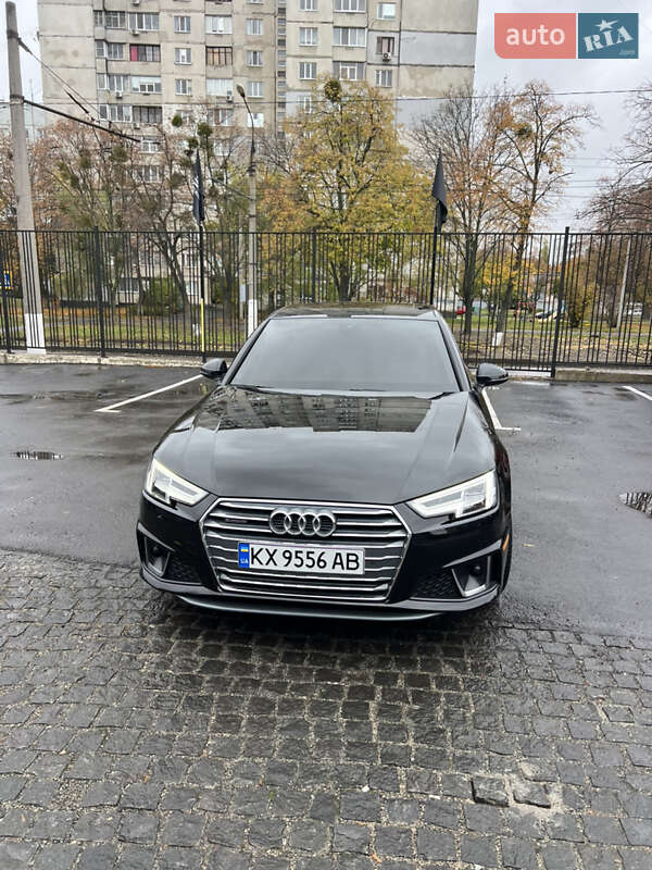Седан Audi A4 2018 в Харкові
