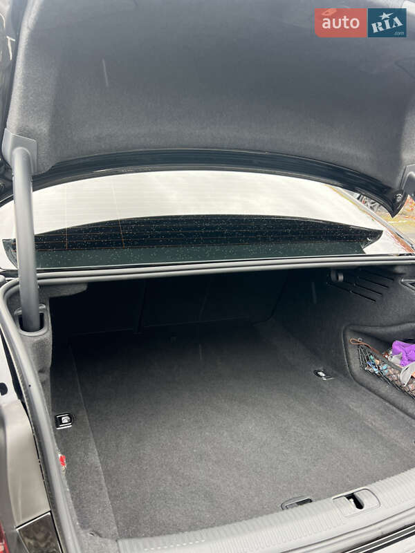 Седан Audi A4 2018 в Харкові