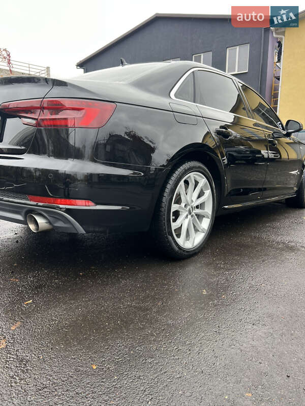 Седан Audi A4 2018 в Харкові