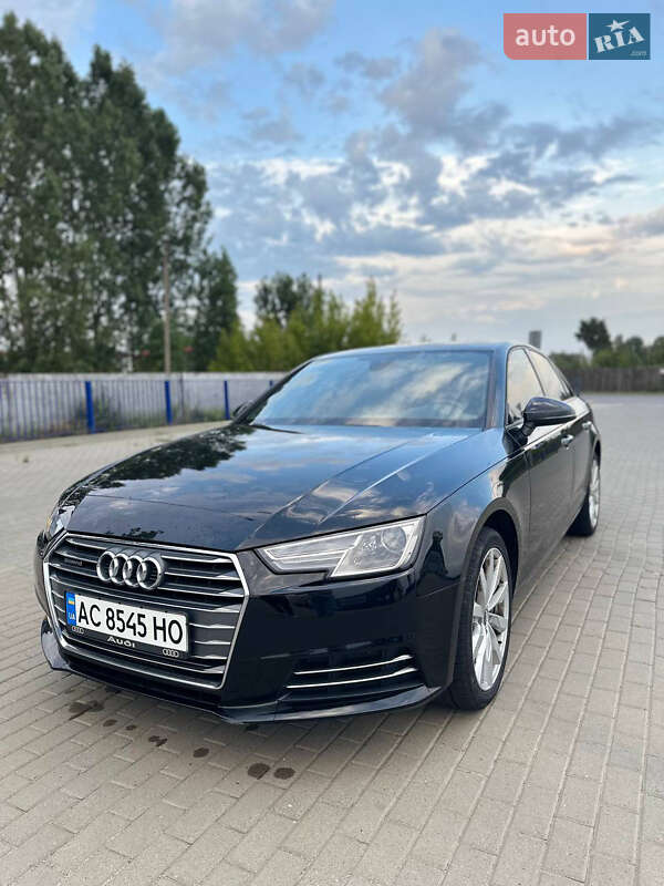 Седан Audi A4 2016 в 