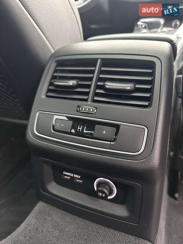 Седан Audi A4 2018 в Киеве