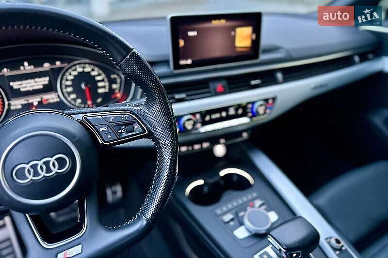 Седан Audi A4 2017 в Львові