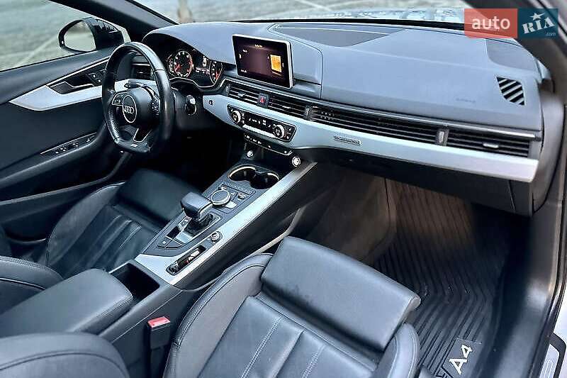 Седан Audi A4 2017 в Львові