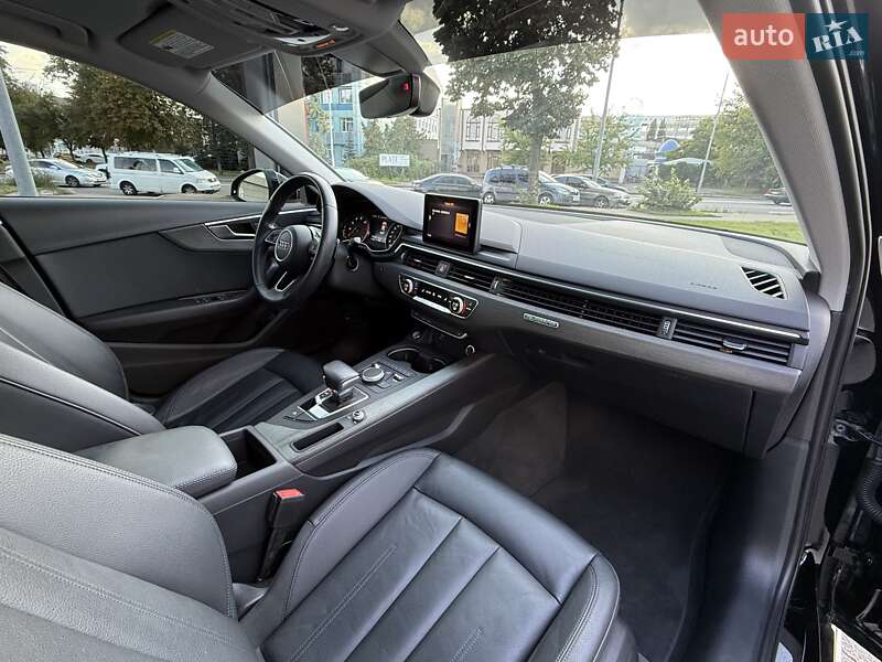 Седан Audi A4 2019 в Киеве