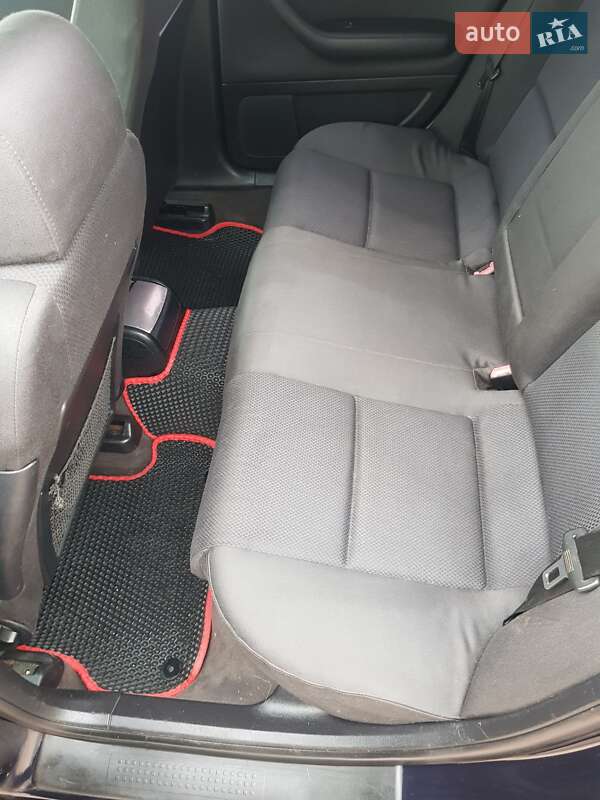 Седан Audi A4 2001 в Мене фото 27 Седан Audi A4 2001 в Мене