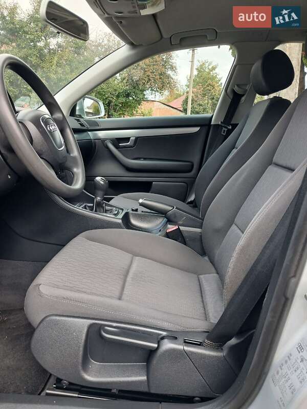 Универсал Audi A4 2006 в Хороле