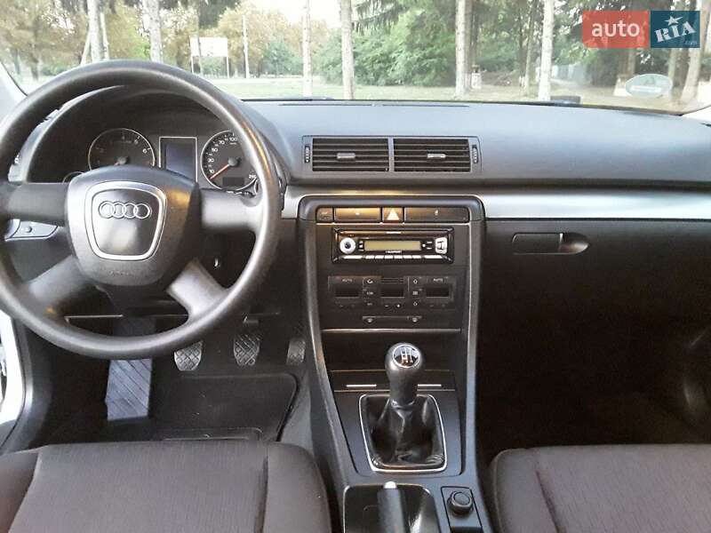 Универсал Audi A4 2006 в Хороле