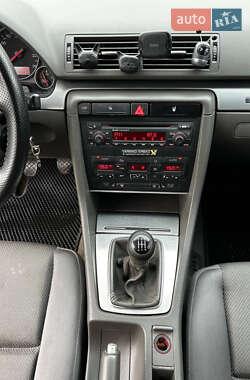 Седан Audi A4 2003 в  фото 20 Седан Audi A4 2003 в