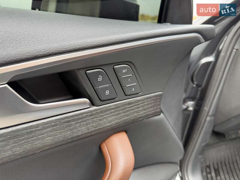 Седан Audi A4 2017 в Днепре