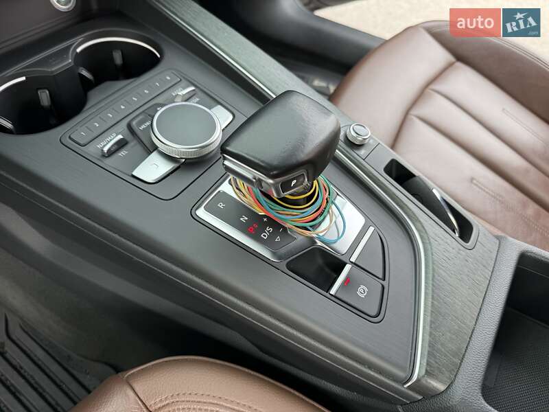 Седан Audi A4 2017 в Днепре