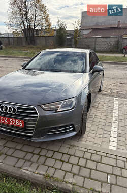 Седан Audi A4 2017 в Львове Седан Audi A4 2017 в Львове