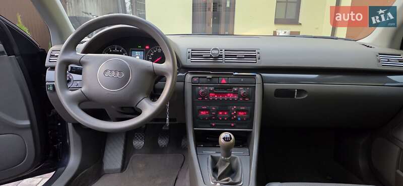 Седан Audi A4 2003 в Сколе