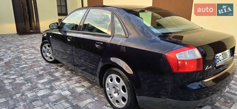 Седан Audi A4 2003 в Сколе